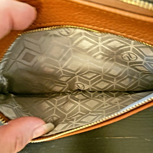 Adrienne Vittadini brown leather wristlet - Picture 2 of 6